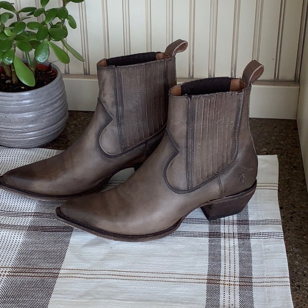 Frye Sacha Chelsea Western Ankle Boot. 8